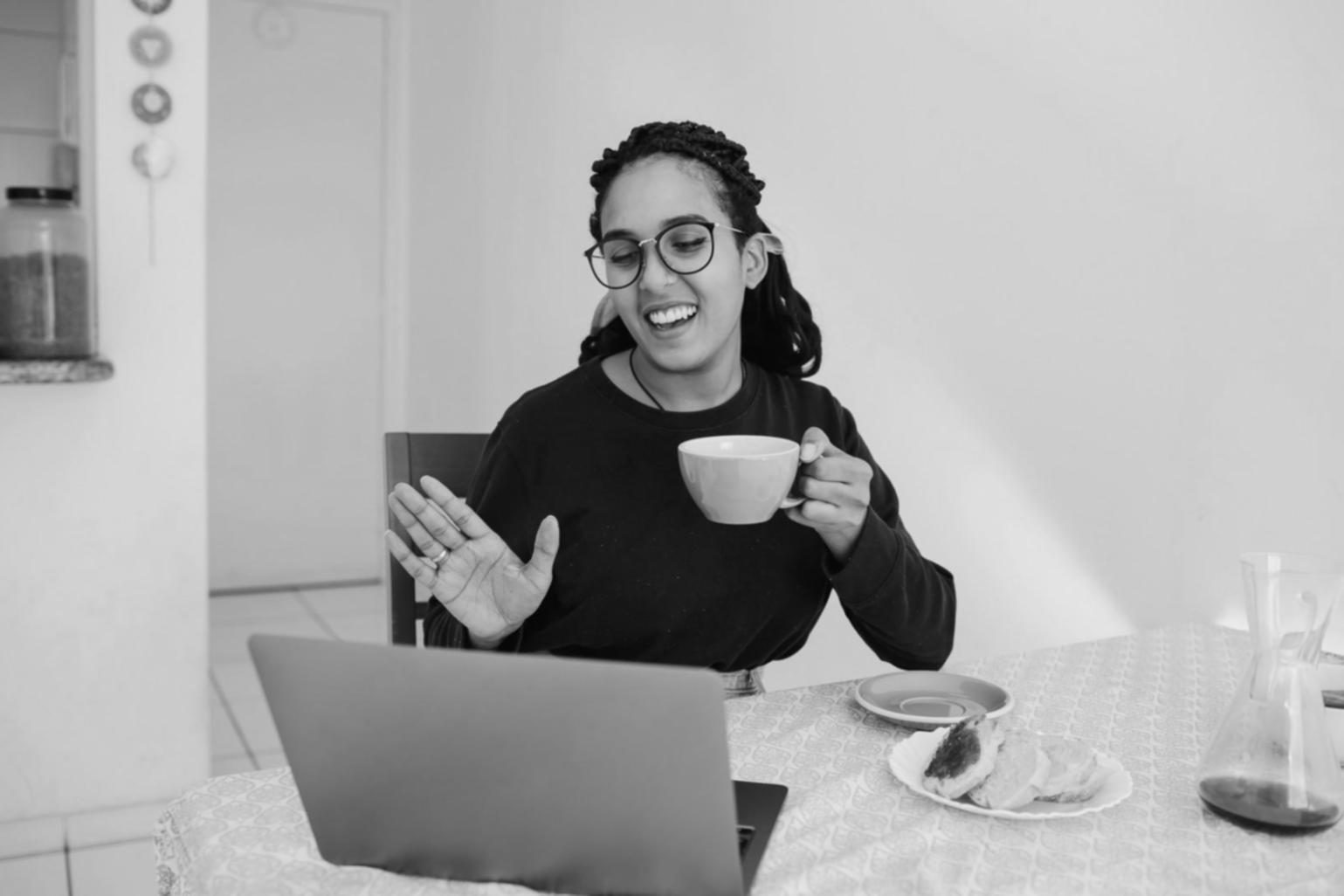 Comunidad de personas aprendiendo sobre finanzas personales